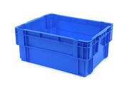 صناديق تخزين بلاستيكية قابلة لإعادة التدوير ملونة قابلة لإعادة الاستخدام 180º وترابط صناديق بلاستيكية صلبة 600 * 400 * 230 مم